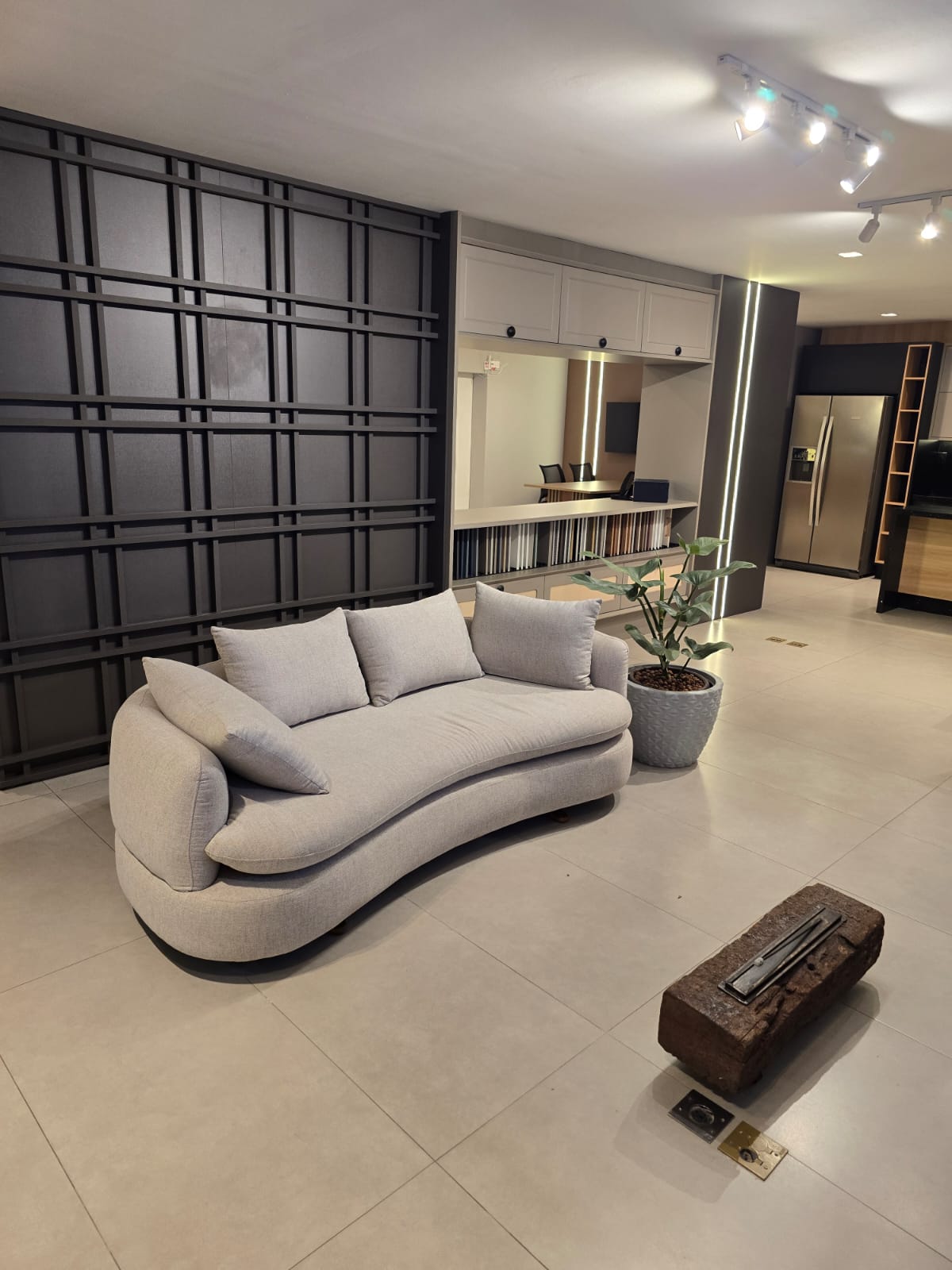 Ambiente de sala em exposição na Italinea Serra